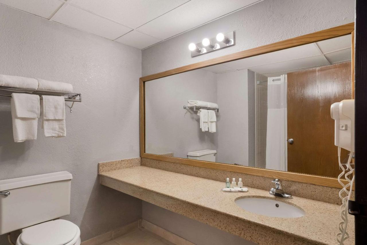Quality Inn 爱丽丝 外观 照片